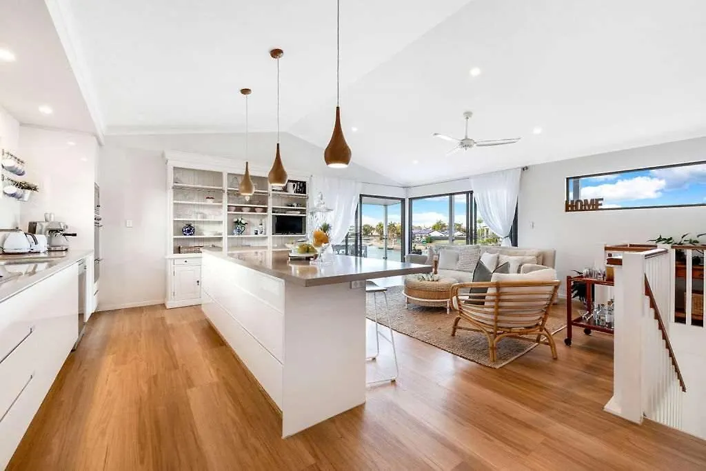 Holiday home Luxury 5-Bedroom Canal-Front Retreat In Mooloolaba