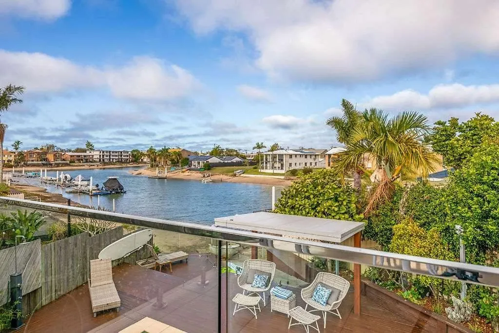 Luxury 5-Bedroom Canal-Front Retreat In Mooloolaba Australia