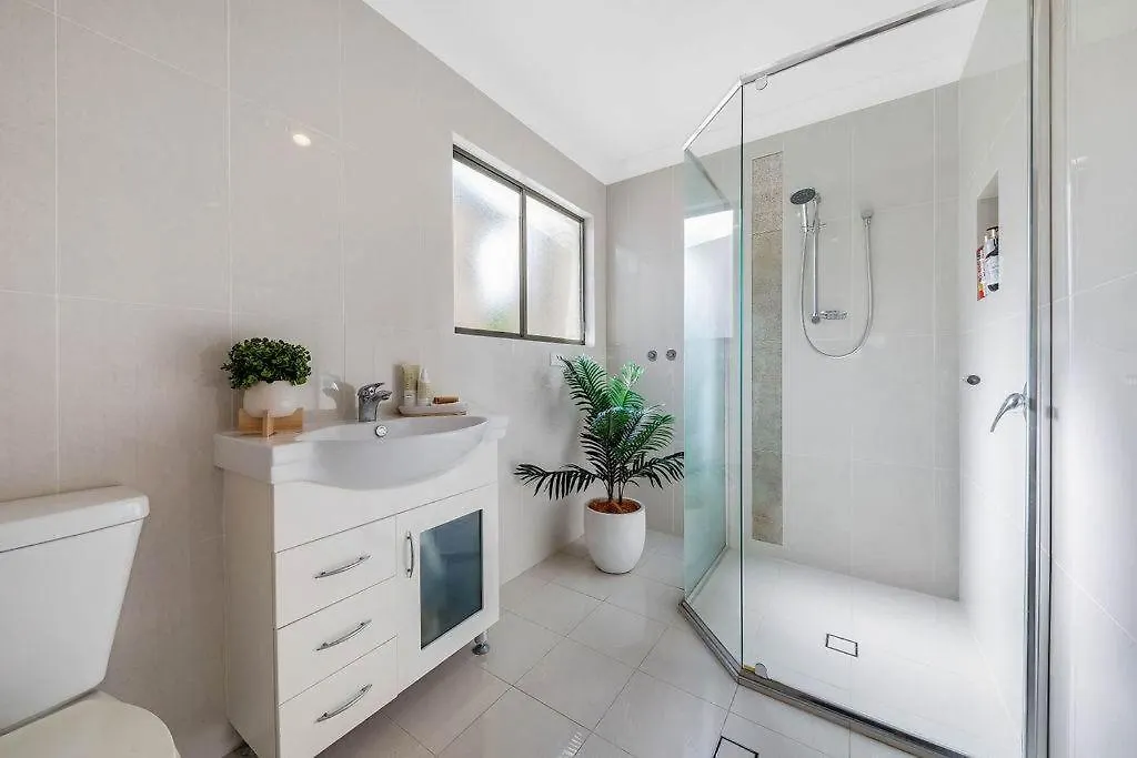 Luxury 5-Bedroom Canal-Front Retreat In Mooloolaba 0*,  Australien